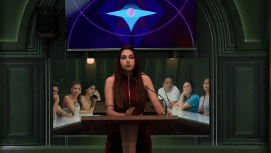 Bigg Boss 19 के घर में फरहाना भट्ट की धमाकेदार वापसी और प्रतियोगियों के साथ बहस।