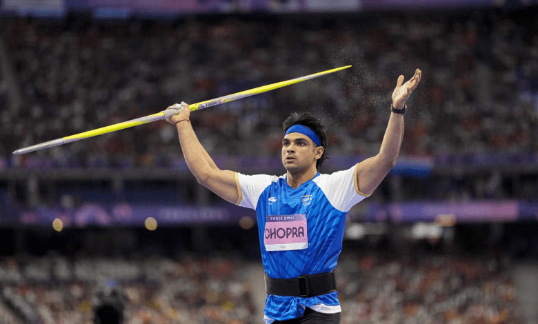 नीतीश राणा शतक लगाकर वेस्ट दिल्ली लायंस को जीत दिलाते हुए।