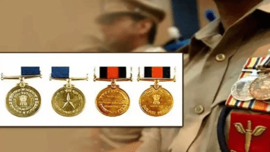 ऑपरेशन सिन्दूर में वीरता पदक प्राप्त करते बीएसएफ जवान