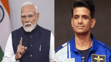 शुभांशु शुक्ला प्रधानमंत्री नरेंद्र मोदी से मुलाकात करते हुए (संकेत चित्र)