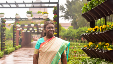 अमृत उद्यान में नए आकर्षणों का उद्घाटन करतीं राष्ट्रपति द्रौपदी मुर्मु