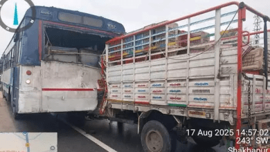 बोलेरो और बस की टक्कर में एक की मौत, एक गंभीर घायल