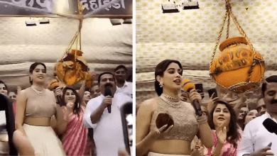 जान्हवी कपूर दही हांडी में भारत माता की जय कहती हुई