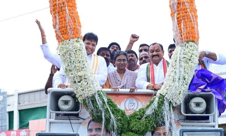 कांग्रेस की जनहित पदयात्रा में राहुल गांधी की प्रेरणा से जनता से संवाद