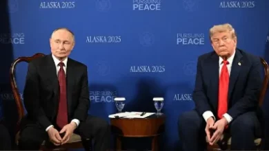 अलास्का शिखर वार्ता ने ट्रंप और पुतिन को संवाद का अवसर दिया। पोन युद्ध और रूस-अमेरिका संबंधों पर चर्चा ने वैश्विक शक्ति संतुलन को नया मोड़ दिखाया।