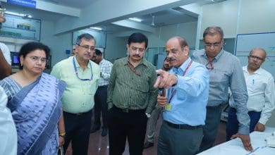 नवीन गुलाटी का इरिसेट दौरा और समीक्षा बैठक