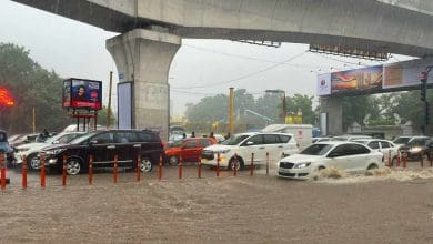 हैदराबाद में भारी बारिश, सड़कों पर जलभराव और ट्रैफिक जाम