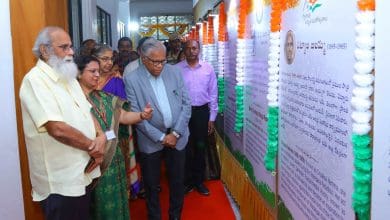 सालारजंग संग्रहालय में तेलुगु स्वतंत्रता सेनानी फोटो प्रदर्शनी का दृश्य