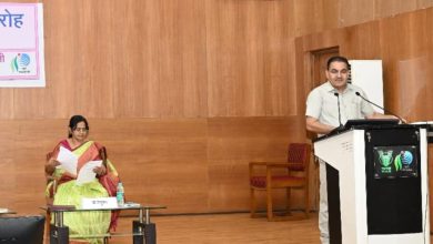 नार्म में राजभाषा पखवाड़ा समारोह के दौरान प्रतियोगिता में भाग लेते प्रतिभागी