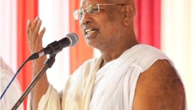 जीवन को आनंद और प्रेम से जीने का प्रवचन