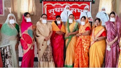 जैन धर्म सभा में साध्वी जयश्रीजी म.सा. समय का महत्व बताते हुए