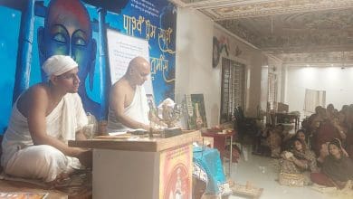 सत्संग से दुख दूर कर जीवन खुशहाल बनाने का प्रवचन