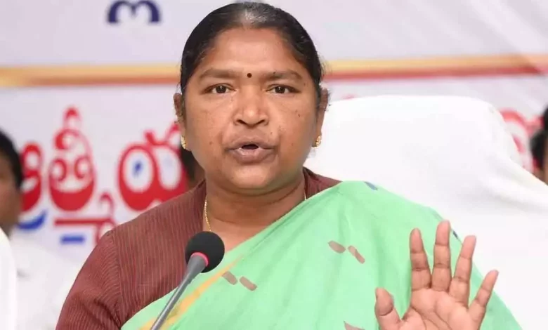 सीतक्का व कोंडा सुरेखा ने महिला सशक्तिकरण पर चर्चा की