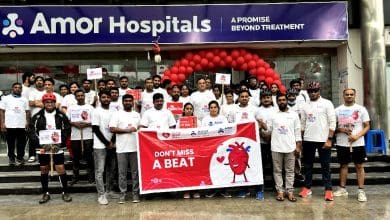 विश्व हृदय दिवस के उपलक्ष्य में अमोर हॉस्पिटल्स द्वारा आयोजित वॉकाथन का दृश्य।