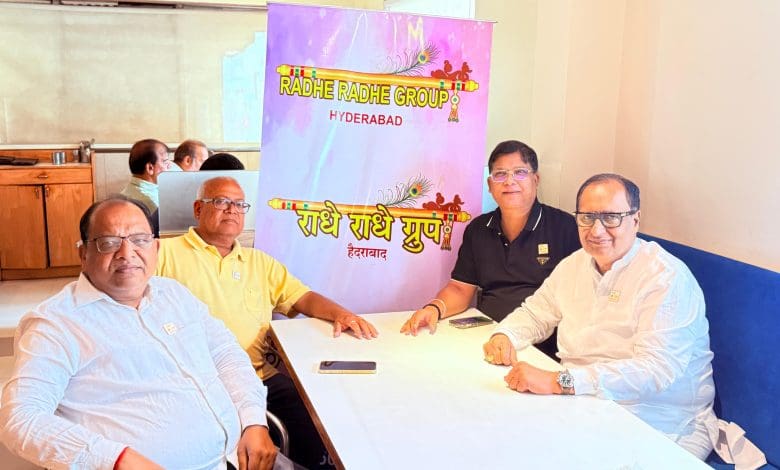 राधे राधे ग्रुप द्वारा अल्पाहार केंद्र उद्घाटन