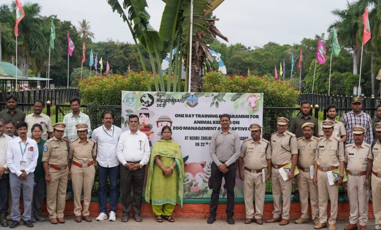 नेहरू चिड़ियाघर में पशुपालक प्रशिक्षण कार्यक्रम