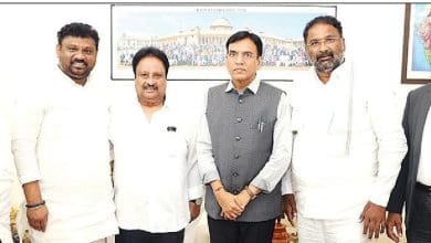 तेलंगाना खेल मंत्री वाकीटी श्रीहरि केंद्रीय खेल मंत्री से मुलाकात