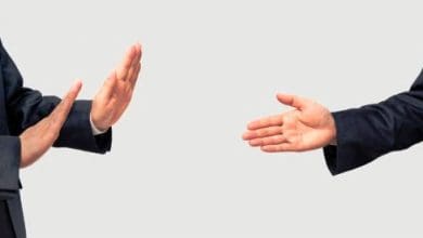 मेरी मर्जी हाथ मिलाना या न मिलाना स्वतंत्रता संदेश