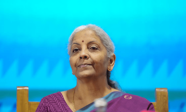 वित्त मंत्री निर्मला सीतारमण AI पर नीति आयोग की रिपोर्ट जारी करते हुए