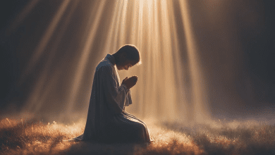 नाम स्मरण करते भक्त ध्यान मुद्रा में