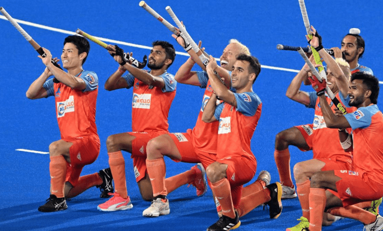 एसजी पाइपर्स के नए कोचिंग स्टाफ और टीम के खिलाड़ी प्रीमियर पर