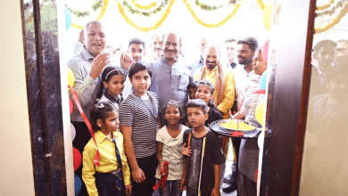 ओम बिरला कोटा में नमो टॉय बैंक का उद्घाटन करते हुए