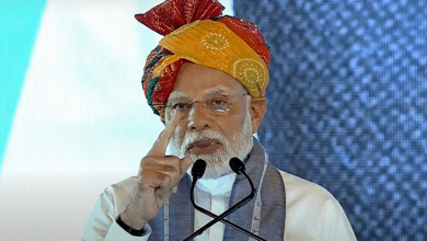 प्रधानमंत्री नरेंद्र मोदी रविवार शाम राष्ट्र को संबोधित करते हुए