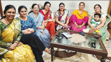 गरबा डांडिया कार्यक्रम के संबंध में आयोजित बैठक में उपस्थित पदाधिकारी।