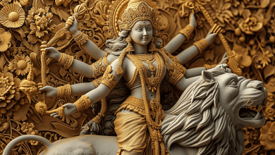 शारदीय नवरात्रि में घट स्थापना और मां दुर्गा की पूजा करते भक्त