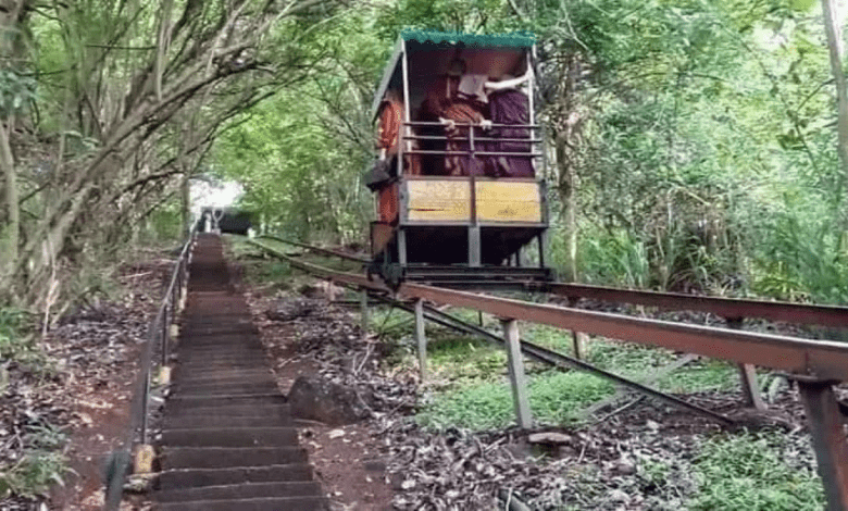 श्रीलंका के बौद्ध मठ में रेलगाड़ी पलटने से बड़ा हादसा