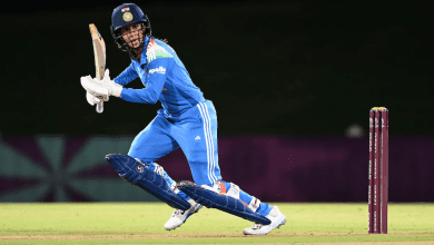 नैट सिवर ब्रंट महिला विश्व कप अभ्यास मैच में शतक लगाती हुईं