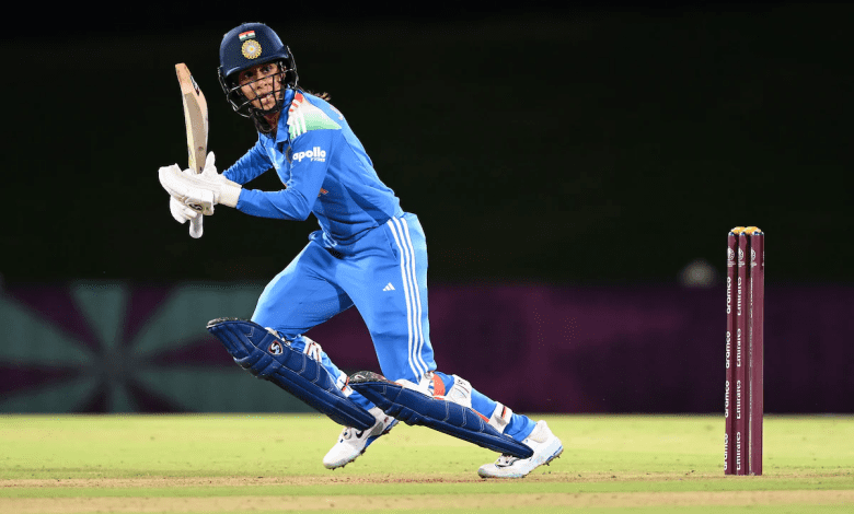 नैट सिवर ब्रंट महिला विश्व कप अभ्यास मैच में शतक लगाती हुईं