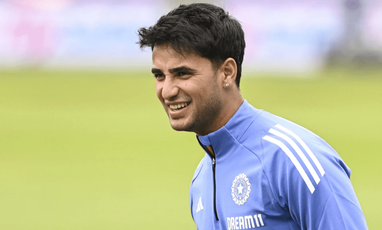 अभिषेक शर्मा और संजू सैमसन एशिया कप में बल्लेबाजी करते हुए