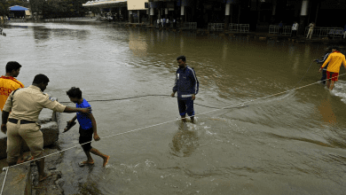 हैदराबाद में भारी बारिश और मूसी नदी के उफान पर सीएम रेवंत रेड्डी ने अधिकारियों को अलर्ट रहने और निचले इलाकों से लोगों को सुरक्षित निकालने के निर्देश दिए।