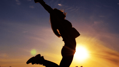 मैं औरत हूं: संघर्ष से उड़ान तक की कहानी