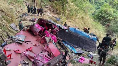 श्रीलंका में खाई में गिरी बस, राहत और बचाव कार्य