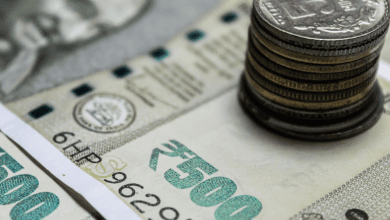 रुपया 15 पैसे लुढ़का, 88.27 प्रति डॉलर पर रिकॉर्ड निचला स्तर