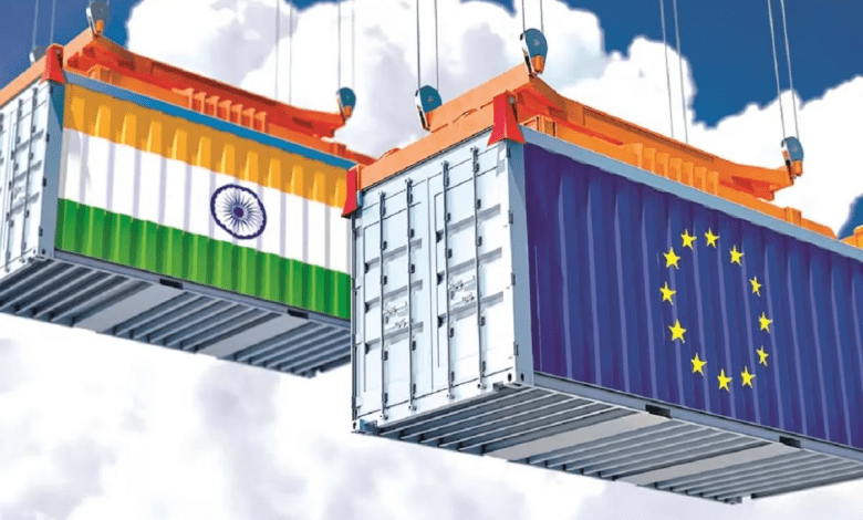 भारत और यूरोपीय संघ के प्रतिनिधि एफटीए वार्ता के लिए बैठक करते हुए