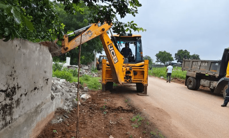 हैद्रा टीम ने शमशाबाद में सरकारी भूमि कब्जे से मुक्त कराई