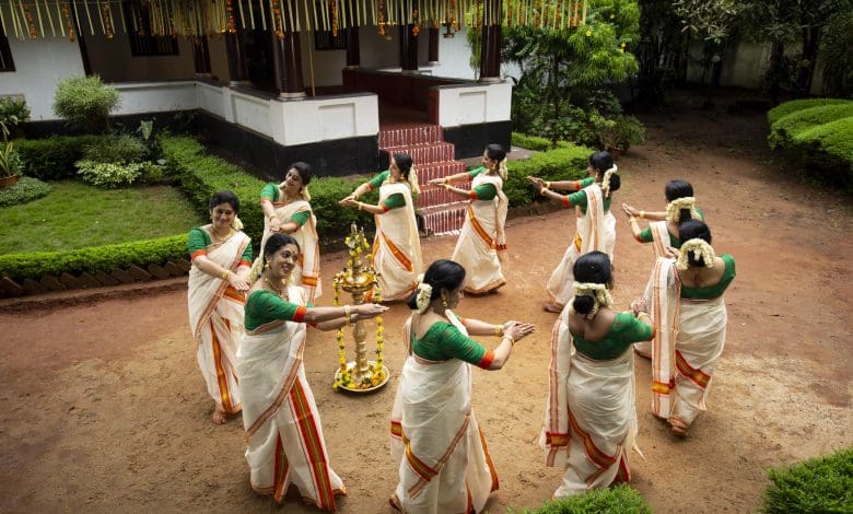 केरल की पारंपरिक स्त्री लोकनृत्य शैली : तिरुवाथिरा