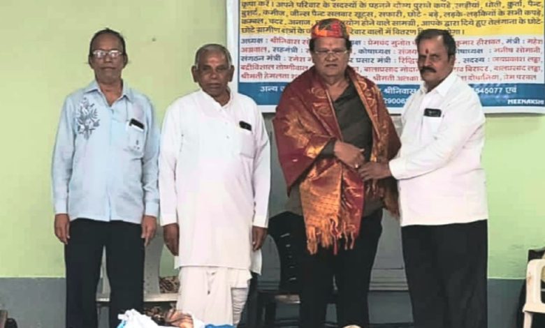 हैदराबाद कपड़ों संग्रहण शिविर में लोगों ने सहयोग किया