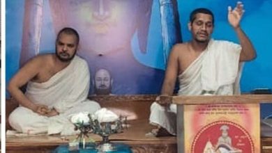 शंखेश्वर भवन की धर्मसभा में प्रवचन देते मुनि भाग्यचंद्र विजयजी।