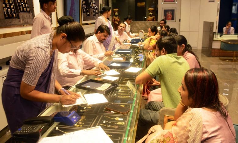 एसएलजे ज्वेलर्स 50 साल: ग्राहकों और परंपरा का उत्सव