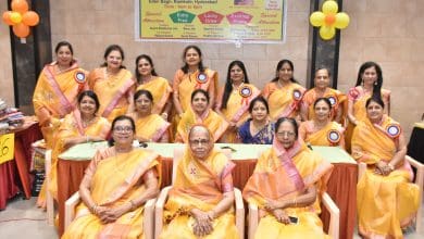 महिला विभाग उत्सव मेले में विभिन्न स्टाल और सांस्कृतिक कार्यक्रम का दृश्य