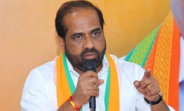 पीएचसी चिकित्सक संघ की मांगों का प्रदर्शन