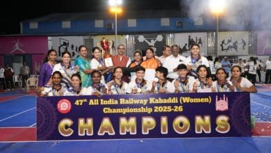 दमरे महिला टीम कबड्डी चैम्पियनशिप में जीतते हुए