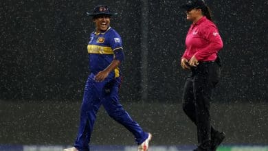 बारिश में ढका क्रिकेट मैदान, मैच रद्द होने की घोषणा