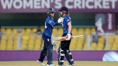 हीथर नाइट और चार्ली डीन ने इंग्लैंड की जीत सुनिश्चित की