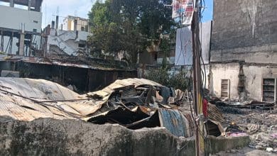 दिवाली की रात शिवलाल नगर में गैरेज से उठी आग की लपटें