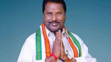 अदलुरी लक्ष्मण ने बीआरएस नेताओं पर कड़ी टिप्पणी की